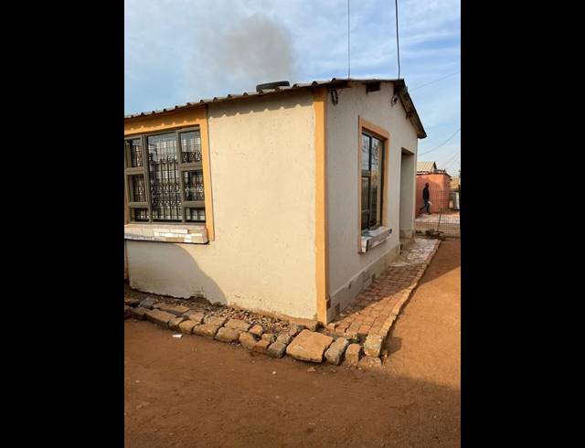 2 BEDROOM HOUSE FOR SALE IN THULANI